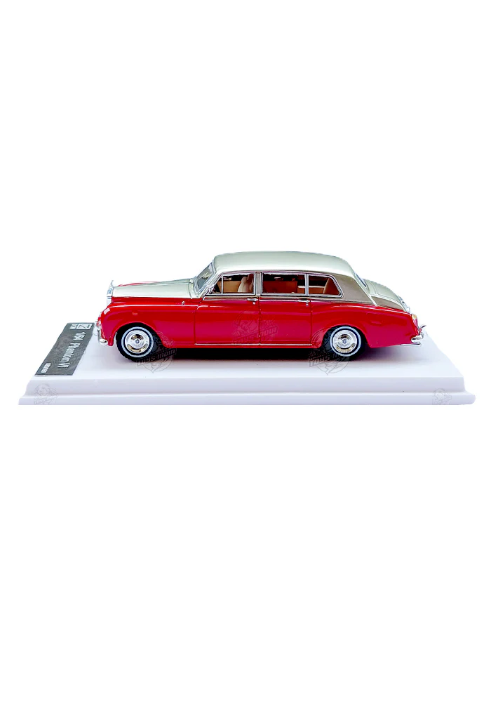 EXCLUSIVES DCM Rolls Royce Phantam VI - Red / Golden (Scale 1:64) - Image 2