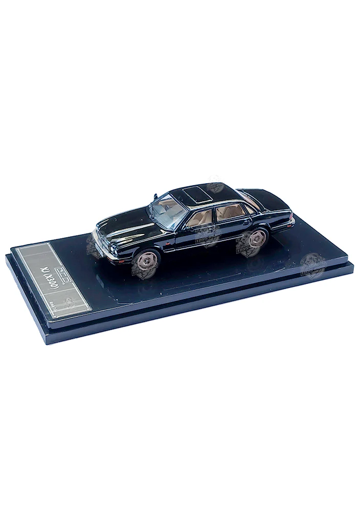 EXCLUSIVES GCD Jaguar XJR X300 - Black (Scale 1:64) - Image 2