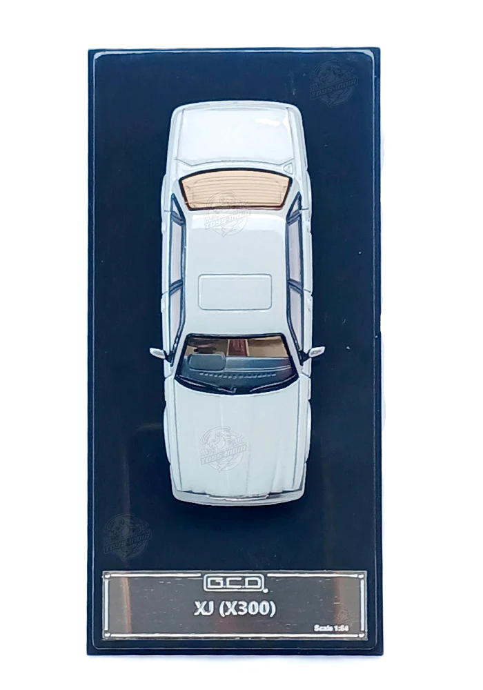 EXCLUSIVES GCD Jaguar XJR X300 - Silver (Scale 1:64) - Image 3