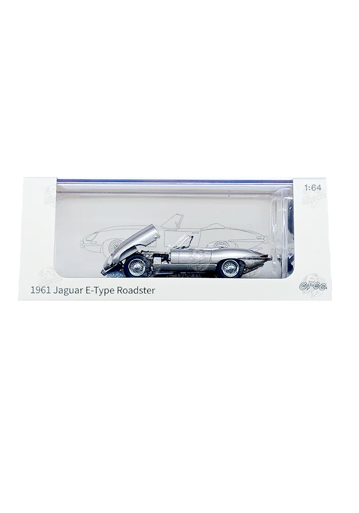EXCLUSIVES GFCC Toys 1961 Jaguar E-Type Roadster - Champagne (Scale 1:64)