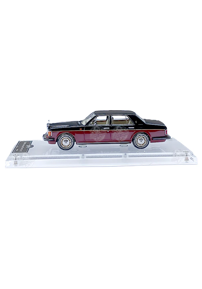 EXCLUSIVES GFCC Toys 1994 Rolls Royce Silver Spur III - Black / Red (Scale 1:64) - Image 2