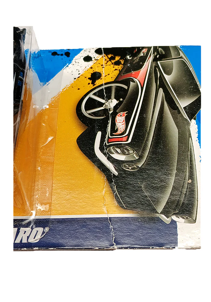 EXCLUSIVES Hot Wheels '70 Camaro - Black - 2011 Card (Creased Card / Car in Excellent Condition) (With Protector Case) - Image 2