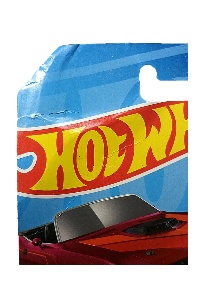 EXCLUSIVES Hot Wheels '70 Plymouth Barracuda - Red - 2021 Card (Creased Card / Car in Excellent Condition with Protector Case) - Image 2