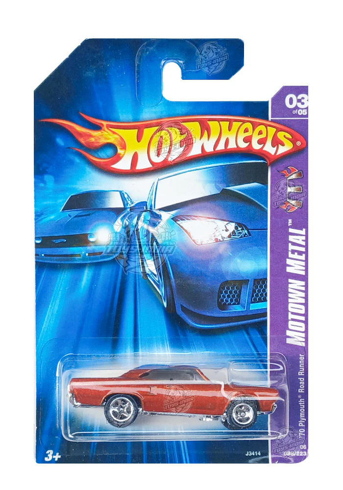EXCLUSIVES Hot Wheels '70 Plymouth Road Runner - Orange - 2005 Card (With Protector Case)