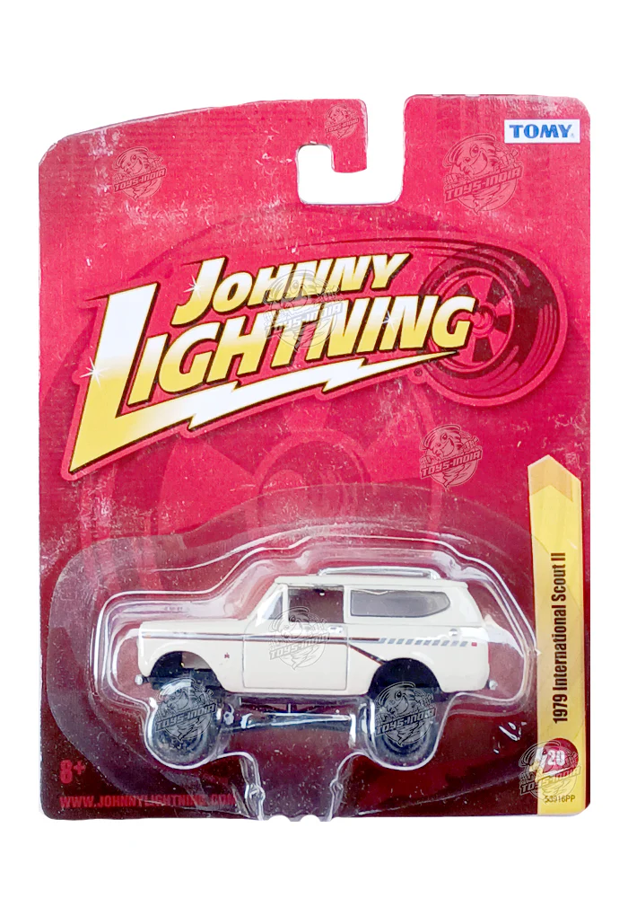 EXCLUSIVES Johnny Lightning 1979 International Scout II - Beige (Scale 1:64)