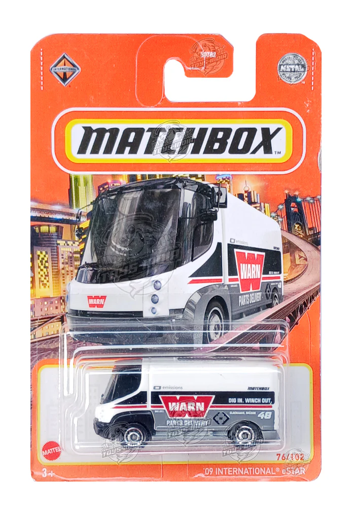 EXCLUSIVES Matchbox '09 International eStar - White - 2021 Card (With Protector Case)
