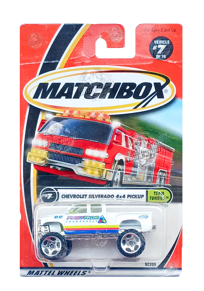 EXCLUSIVES Matchbox Chevrolet Silverado 4x4 Pickup - White - 2000 Card (Creased Card / Car in Excellent Condition) (With Protector Case)