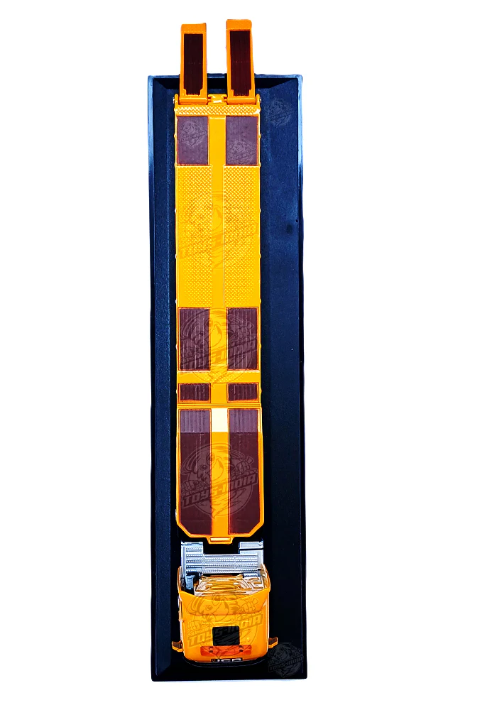 EXCLUSIVES Oxford JCB Heavy Haulage Truck - Yellow / Brown (Scale 1:76) (Slight crack on the display box) - Image 3