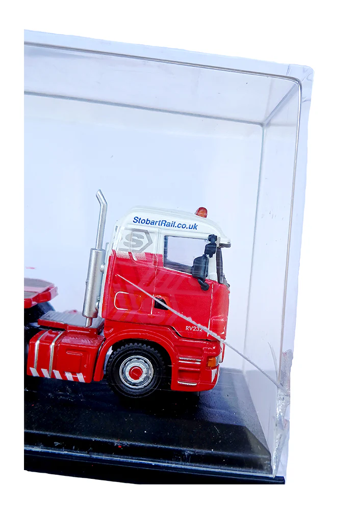 EXCLUSIVES Oxford Stobart Heavy Haulage Truck - Red / White (Scale 1:76) (Slight crack on the display box) - Image 5